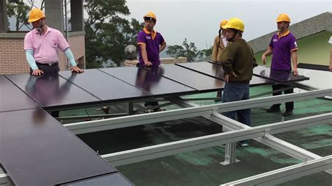 新加坡新天地集团 屋頂裝太陽能板好嗎